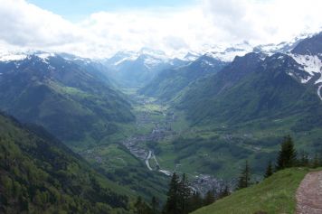 Mit der Aeugstenbahn in die Glarner Berge gondeln