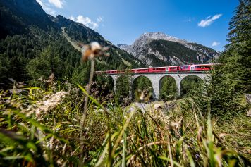 Entdecken Sie Graubünden mit der Rhätischen Bahn