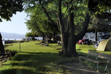 Fischer's Fritz ist der urbane Campingplatz direkt am See