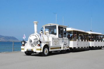 Platz nehmen im Kleinzug durch Murten