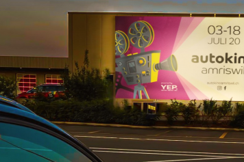 Mit dem Auto ins Kino