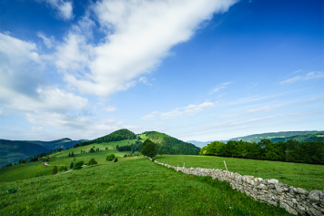 Touren und Freizeitaktivitäten auf einem der höchstgelegenen Flecken des Juras