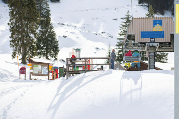 Sonne und Schnee hoch über dem Walensee
