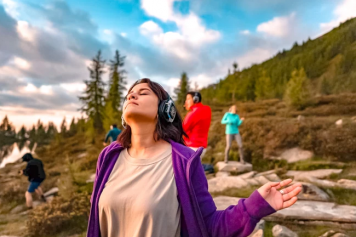 Naturerlebnisse mit Musik, Yoga, Tanzen und Meditation