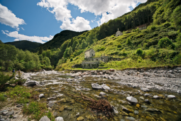 Erkunden Sie die verborgene Schönheit der Bäder von Craveggia