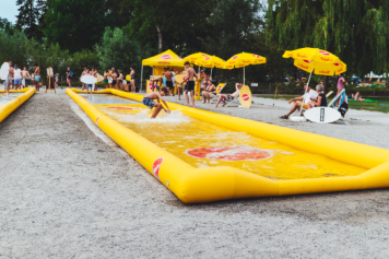 Erleben Sie Skimboarding diesen Sommer in der ganzen Schweiz!