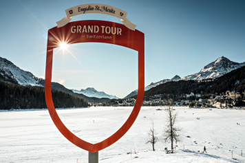 Eisiger Spass auf der gefrorenen Oberfläche des St. Moritzersees
