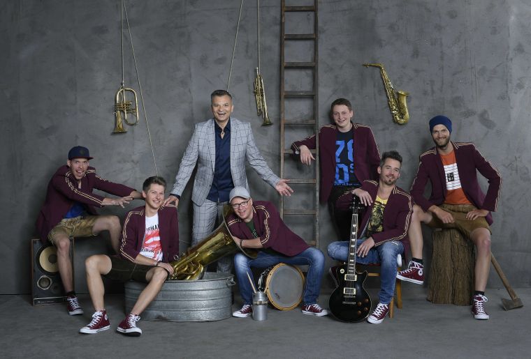 Leukerbad_SchlagerOpenAir_Alpin_KG.jpg Leukerbad_SchlagerOpenAir_Alpin_KG.jpg