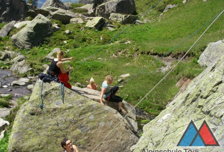 Alpinschule Tödi.jpg Alpinschule Tödi.jpg