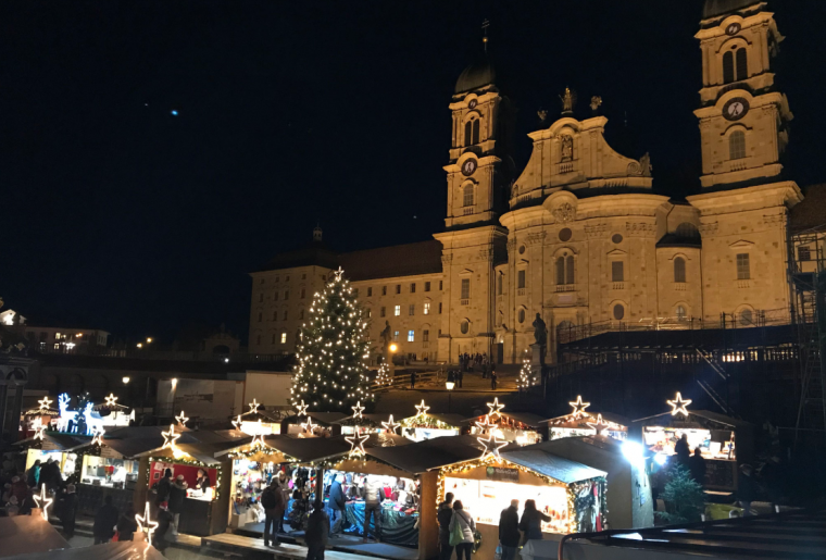 Weihnachtsmarkt Einsiedeln.png Weihnachtsmarkt Einsiedeln.png